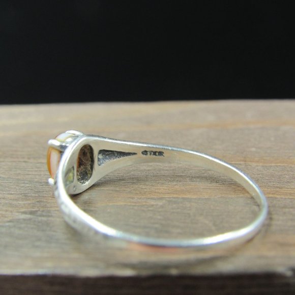 Size 8.75 Sterling Silver Yellow Stone Cool Pattern Band Ring - Picture 3 of 6